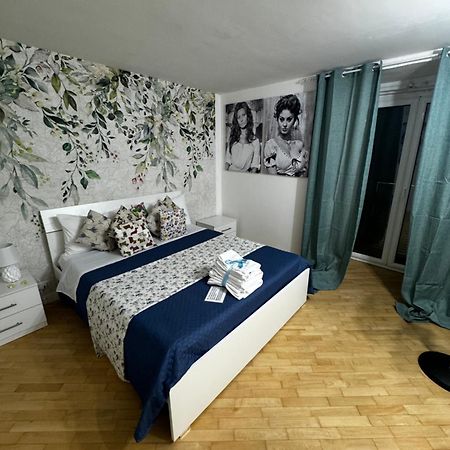 נאפולי Plebiscito Charme Rooms מראה חיצוני תמונה