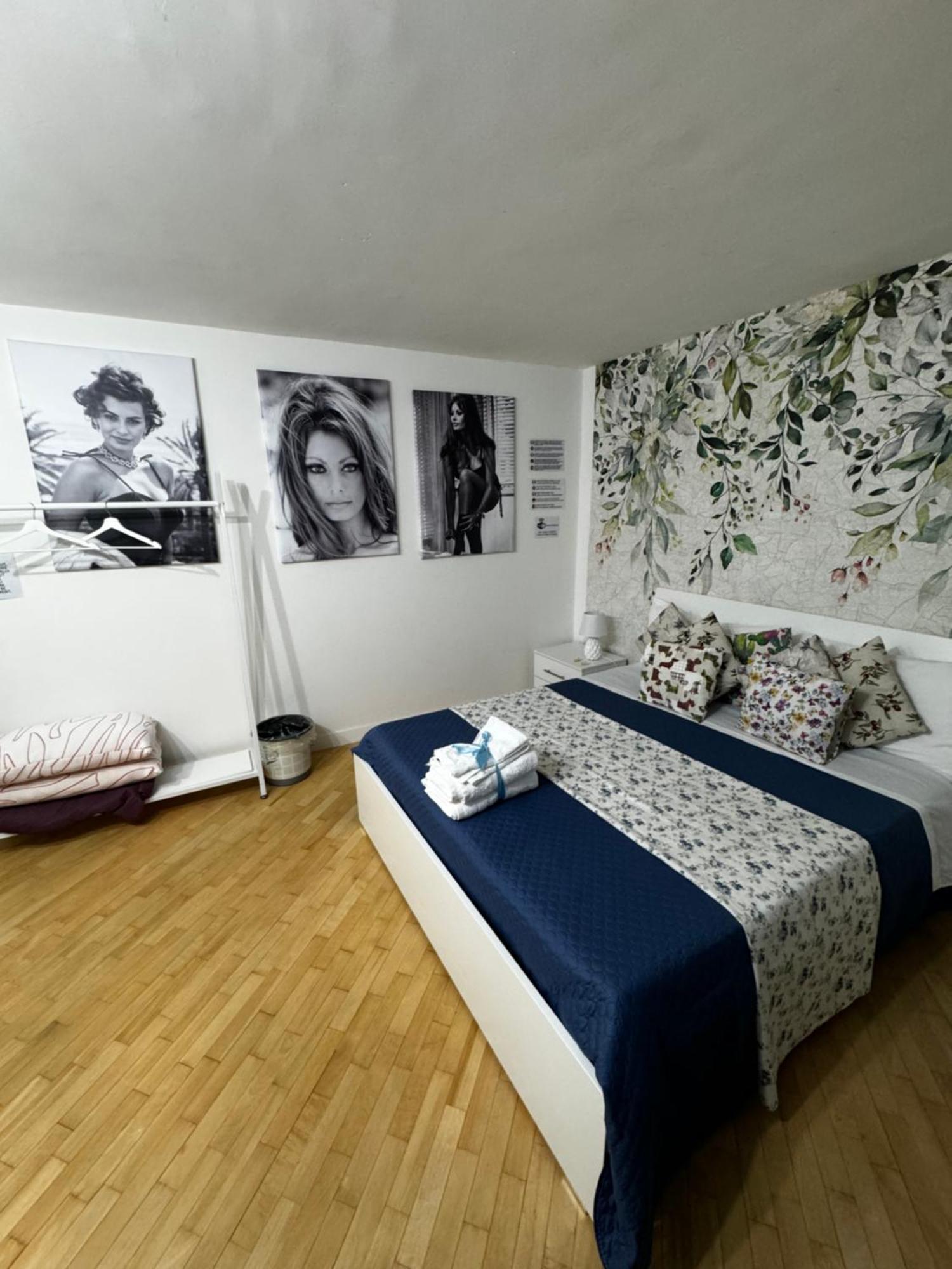 נאפולי Plebiscito Charme Rooms מראה חיצוני תמונה