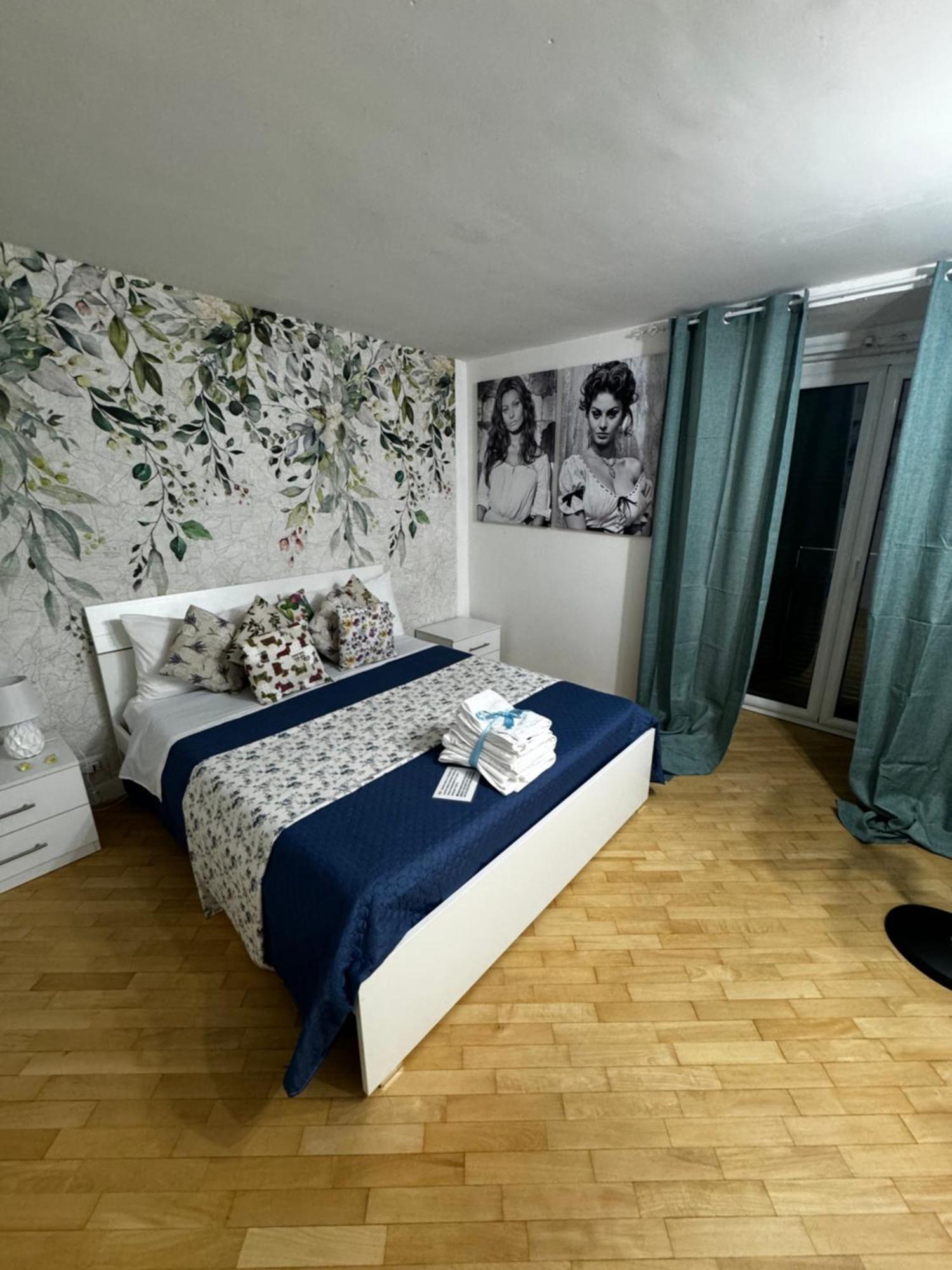 נאפולי Plebiscito Charme Rooms מראה חיצוני תמונה